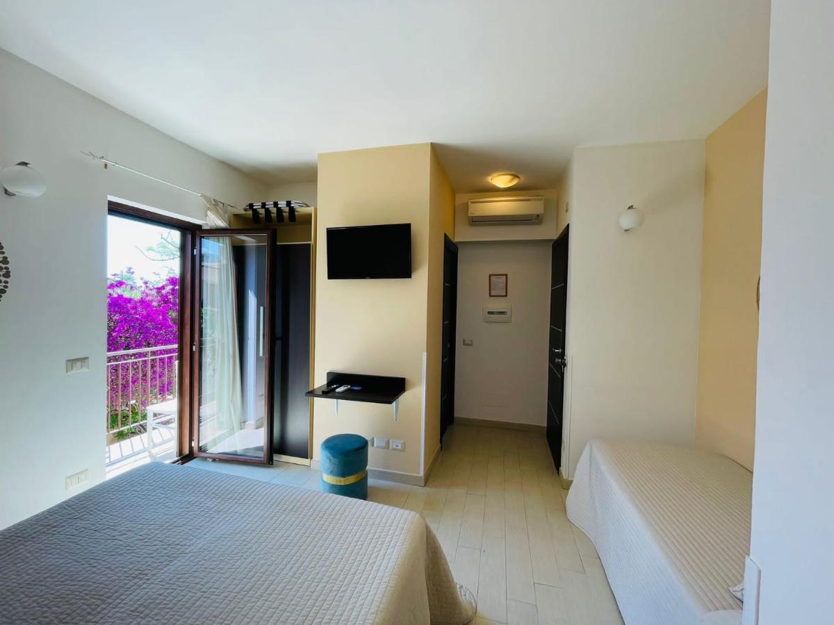 B&B Il Girasole Capo dʼOrlando Eksteriør billede