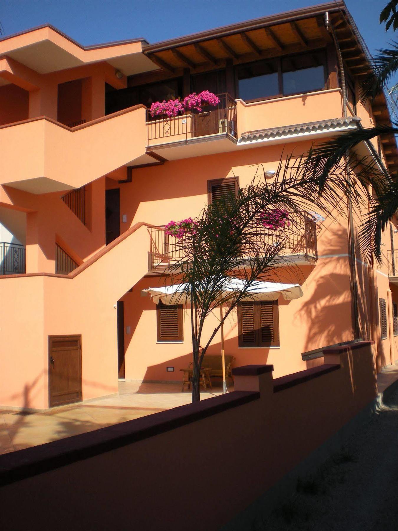 B&B Il Girasole Capo dʼOrlando Eksteriør billede